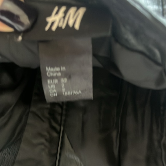 H+M faux strapless Leather corset mini dress with front zipper. - Picture 4 of 5